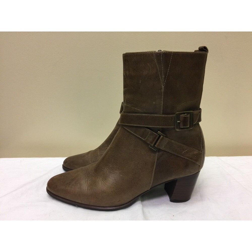FEBO Women over the ankle  distressed brown  heel boots size 9
